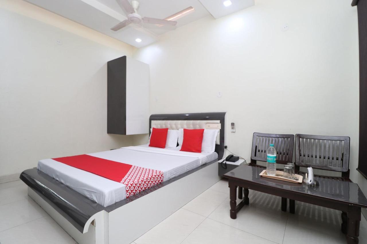 Oyo 29637 Hotel Kakkar Ludhiana Exterior foto